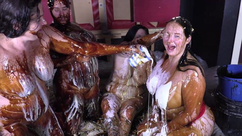 Gunked up girls: 4 girl food sploshing
