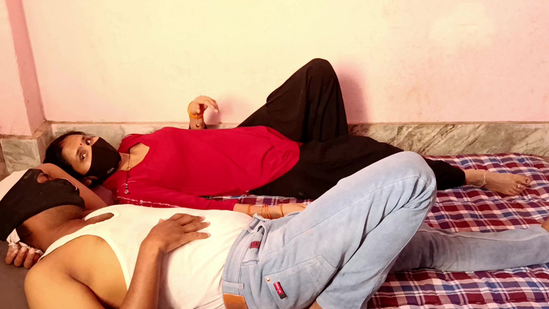 HousewifeGeeta: Mi-am futut soția, precum și sora mea vitregă în sex în trei