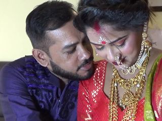 Bollywood porn: Une jeune Indienne mariée de 18 ans se fait baiser pour...