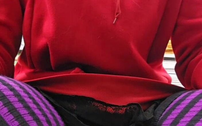 Kinkytwinkpamps: 쇼핑몰에서 젖은 펨보이