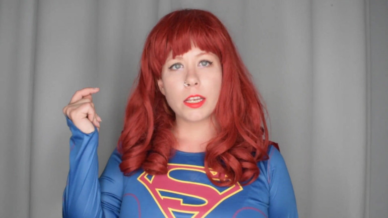 Deanna deadly: Super-fata malefică are nevoie de sperma ta de ruj roșu și...