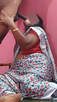 Madrasta faz sexo quente com jovem enteado indiano