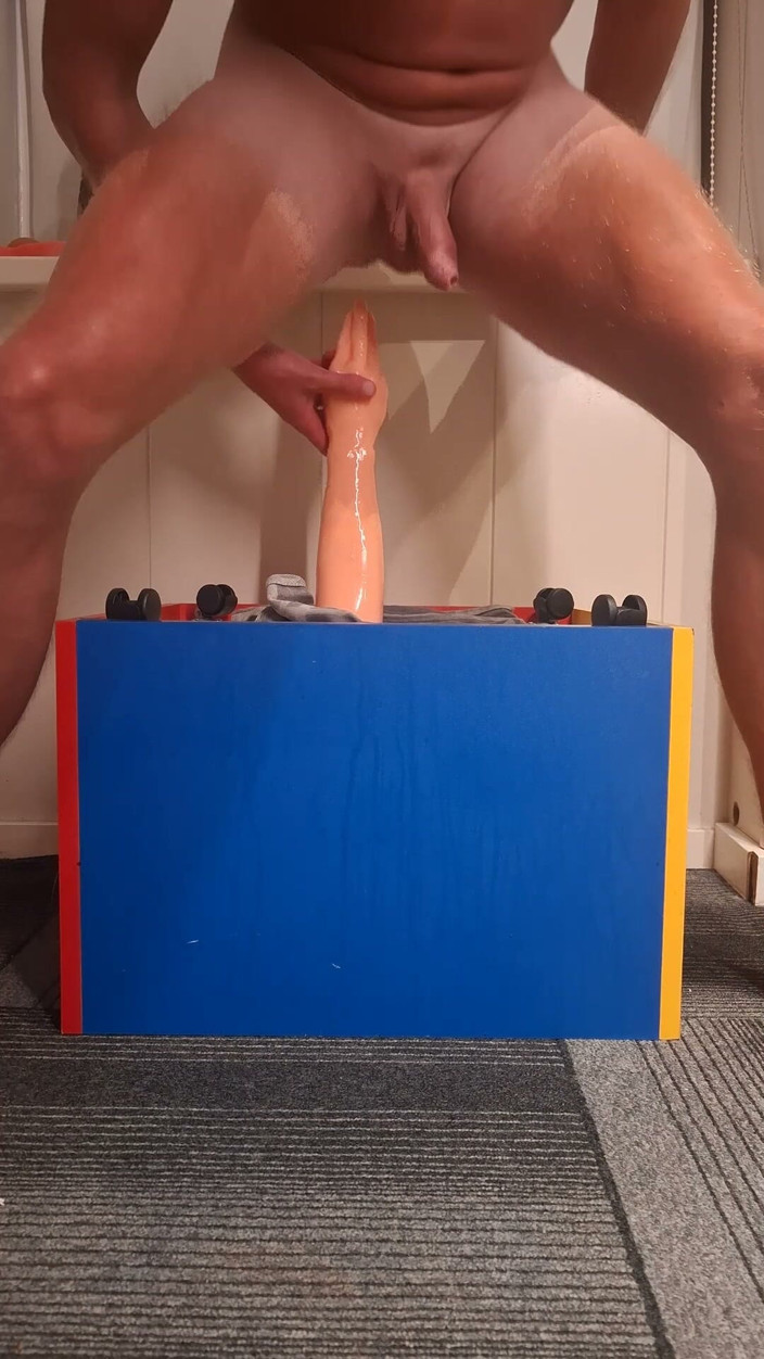 NoFace Twink X: Heißes twink-fisting &amp; xl-dildo-reiten, tiefe analdehnung &amp; schwere flüssigkeits-orgasmus
