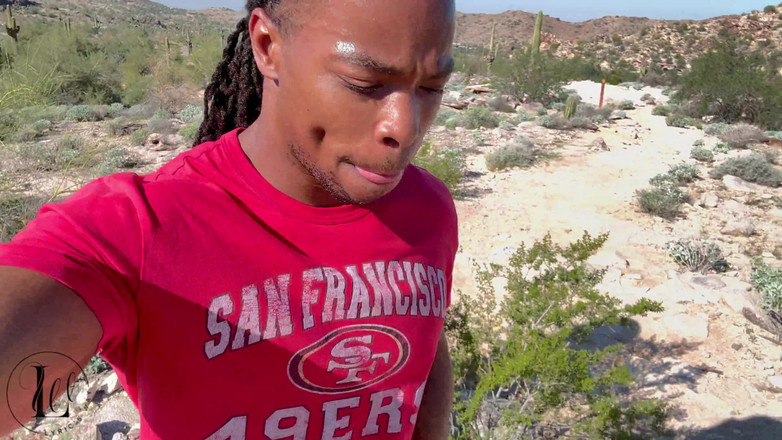 LyricsWay: Zwart koppel dat frisse lucht en pornosterren wandelt