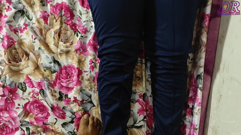 DeepReenu123: Komal byl ošukaný v černých brýlích a dostal nový vzhled