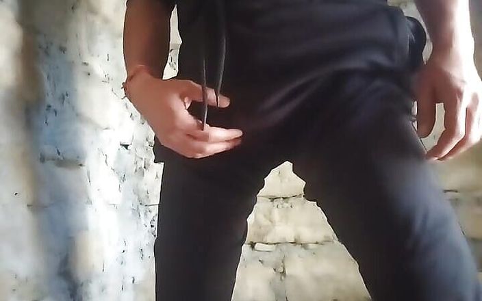 Gangbang straight: 印度素人男孩展示他的鸡巴