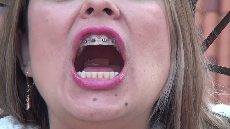 Angel eyes studio: Swallowing Extreme and Big Pig-shaped Rubber Bands