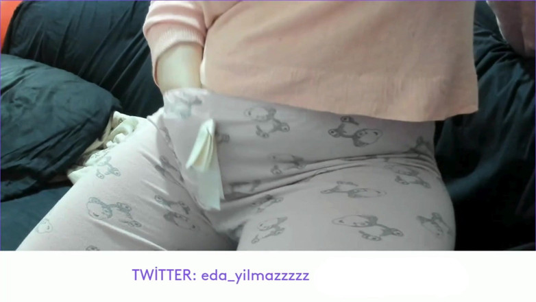 bigass_sexy_bigboobs: Pijama ile mastürbasyon - pijama ile boşalma