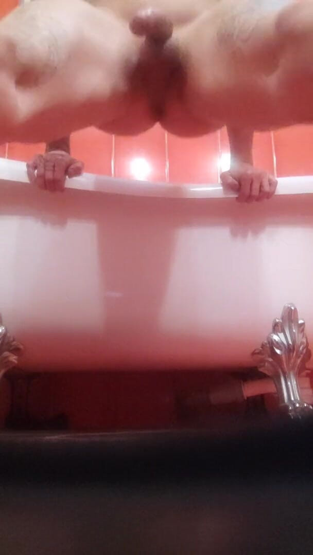 Hard big Tatooed cokk!: Entrenamiento sin ropa - solo