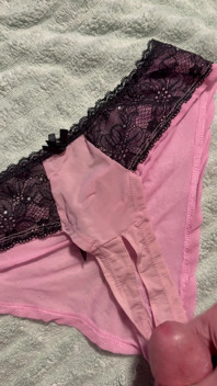 Éjaculation sur la culotte de ma femme 12