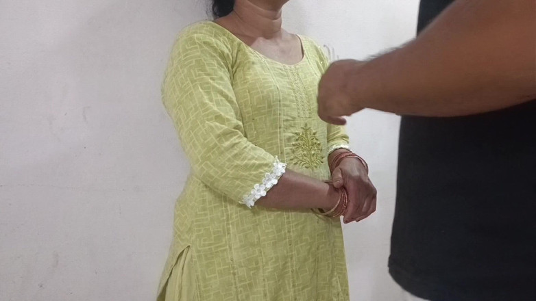 MHM: Malam yang berisiko untuk pasangan india - gairah di luar ruangan...