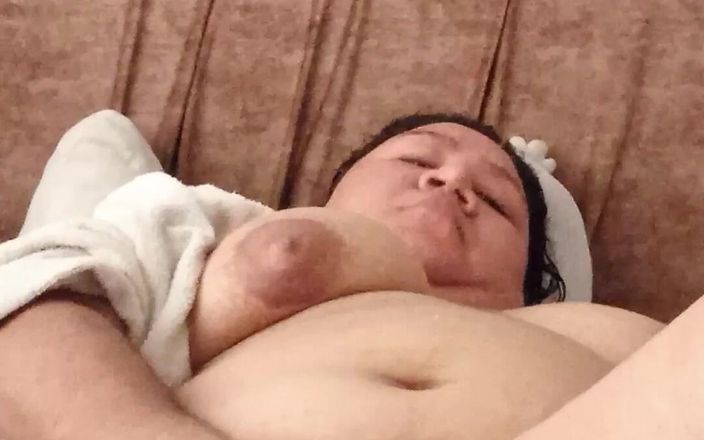 Hiyunamei-bbw: Hiyunamei suka banget grepe-grepe memeknya buat kamu nungguin kontolnya goyang