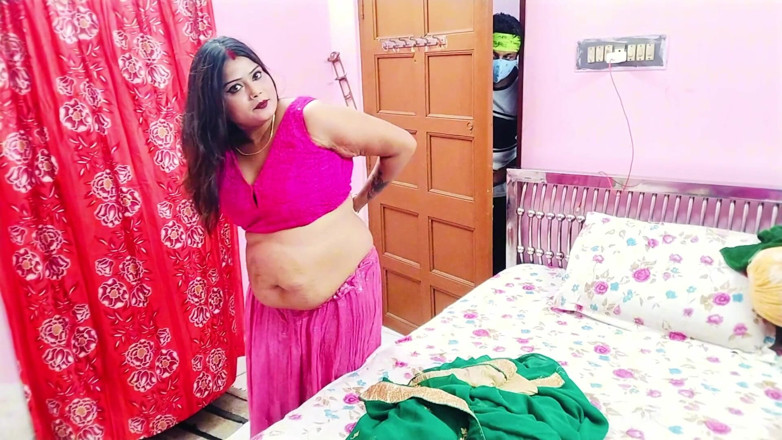 Horny Rose: Rosa follada por vendedor de sari