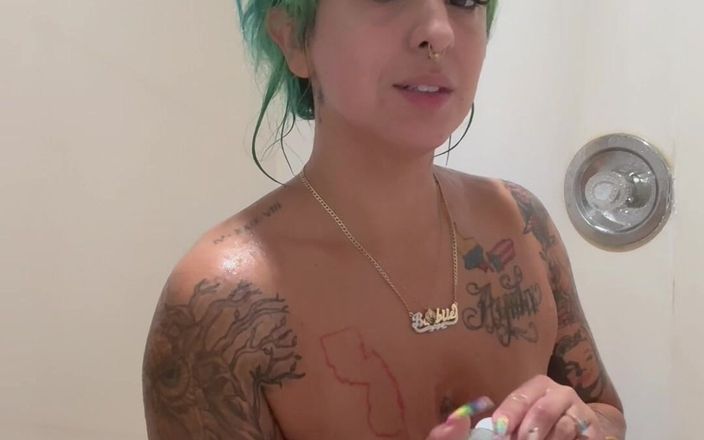 Spanishxbarbiie: Assista ao banho da Barbie espanhola!