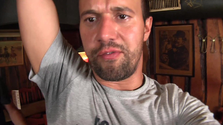 Old & Young: Gammal &amp;ung - bystig brunett knullas av två killar offentligt, se hennes...