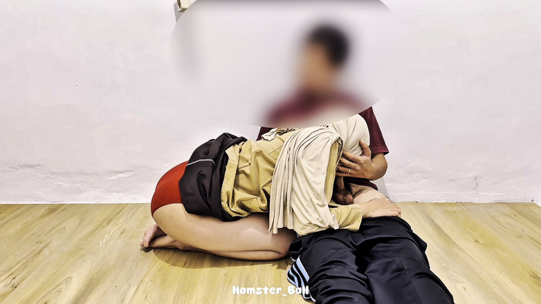 Hamster_Ball: 18+ Muslim High School Girls Learn to Fuck with Gardener...