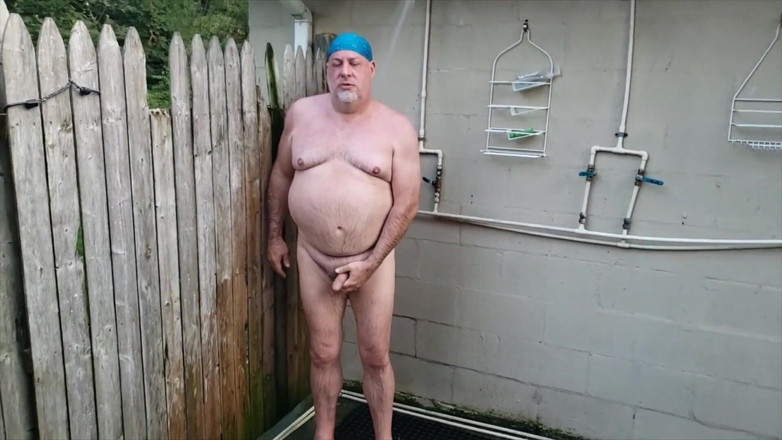 beardaddychub: Bear Gets Pissed on by BBC