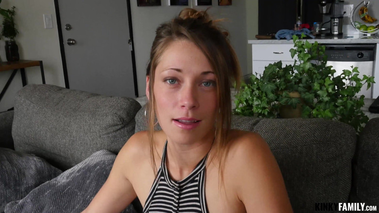 Dirty Flix: Une petite demi-sœur menace de baiser