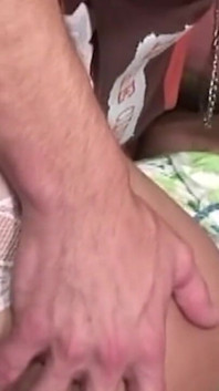 Busty brunetka MILF jedzie kutasa i dostaje pokryte