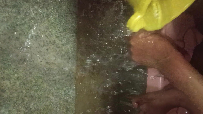 CUTEGIRL4YOU: मेरी सेक्सी गर्ल फ्रेंड बाथरूम सेक्स को चोदती है Cutegirlforyou2