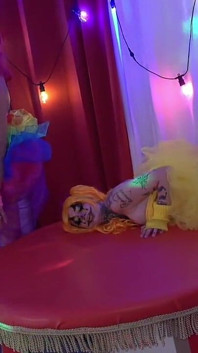 Création des clowns jaunes