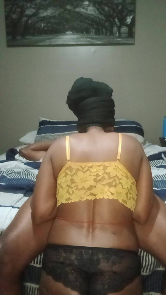 Thick Ebony MILF Shows off Sexy Ass for BJ on BBC (Coco&Choco) Thick Ebony MILF Shows off Sexy Ass for BJ on BBC (Coco&Choco)