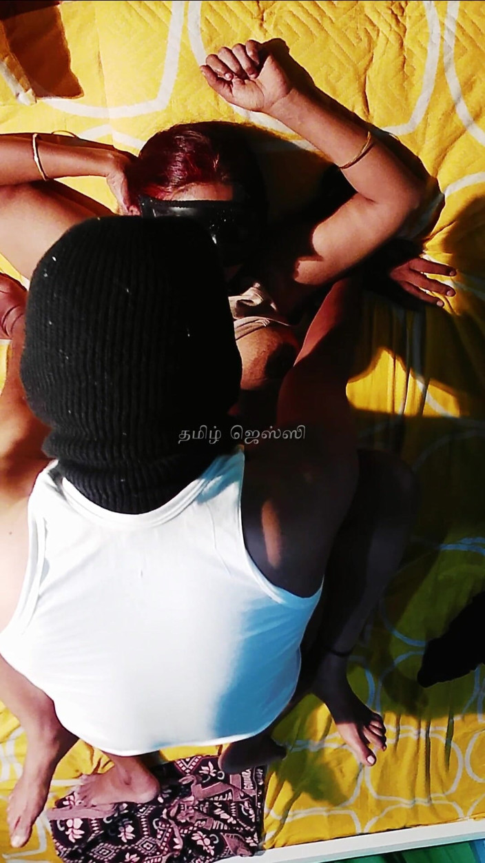 Tamil Jessy: Schlange anthill