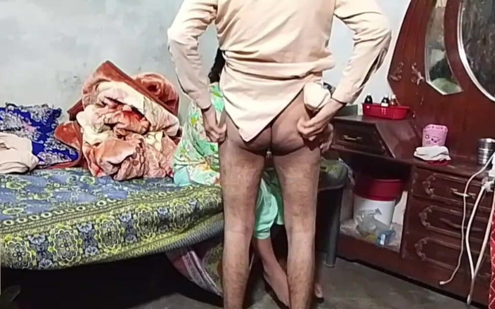 Abida pavreen: De vrouw van de baas vertrok voor promotie, Hindi Chudai-video