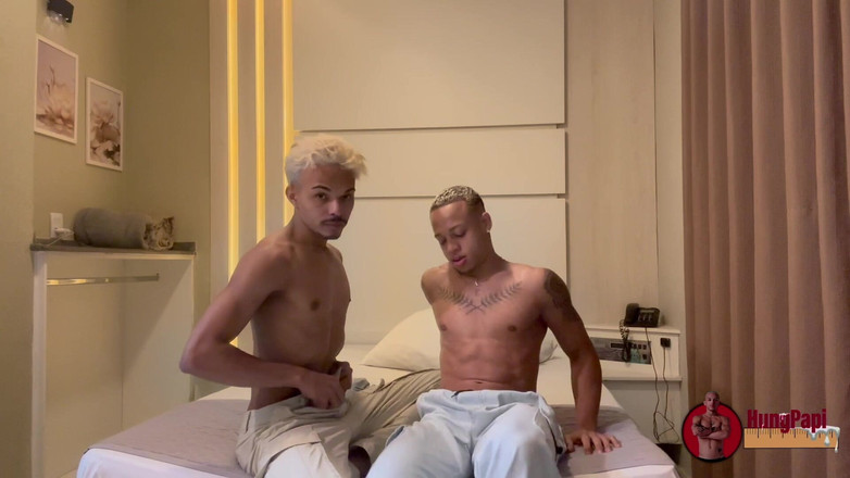Hung Papi: हॉट ट्विंक्स बिना कंडोम बड़ा लंड चोद रही हैं 69 ओरल लुकास फेरारी
