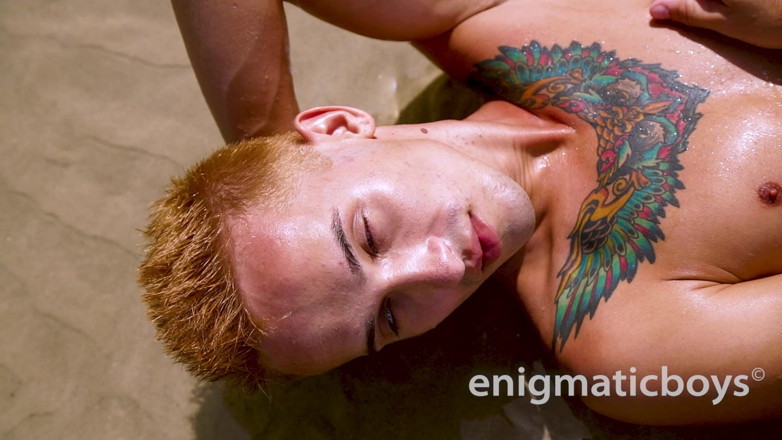 Enigmatic Boys: 핫한 나체주의자 해변