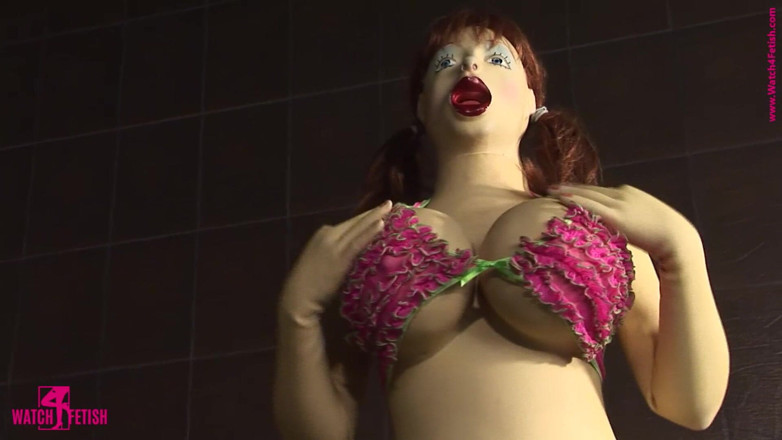 Dollrotic: Muñeca sexual mientras masturba