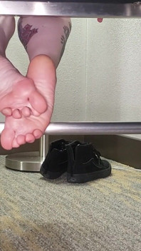 Penyingkiran Kasut dan Menggesel Kaki