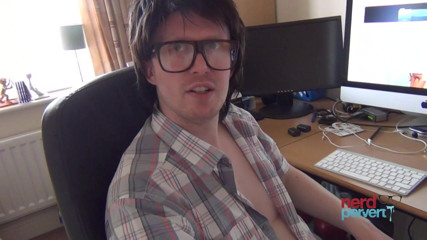 Nerd Pervert: Nicoletta - MILF, éjaculation