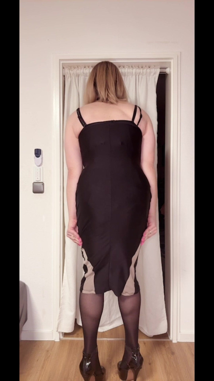 SissyDaniella: シシーは女神ヤスミンに従う