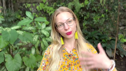 Goddess_Bella_Rae: Cage de chasteté pour les tapette !