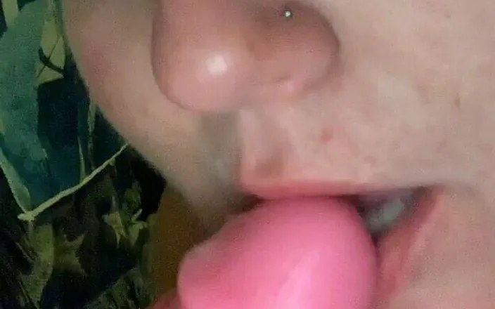 Slut4Cum95: Sucking My Pink Dildo Wishing It Was You