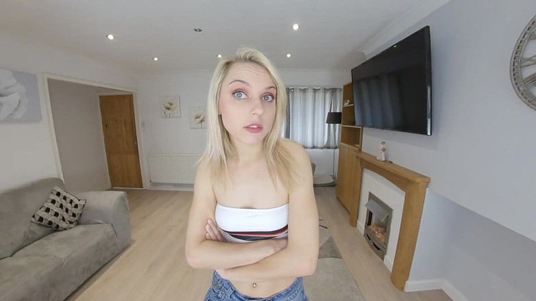 Jimmy Draws: Chloe Toy - duduk muka