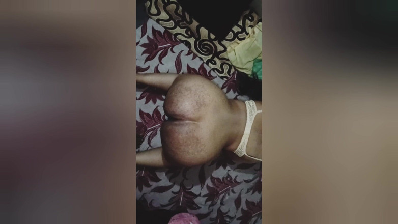 Lovebitegirl44: O iubită goală și-a futut iubitul când era singură acasă