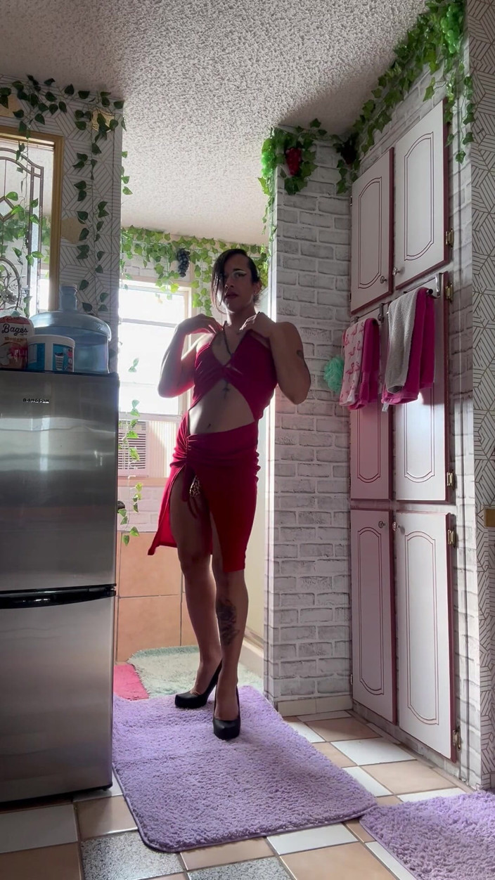 TSJade95: Vestido vermelho, comedor de stripdance
