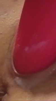 Dildo merah mudaku yang besar