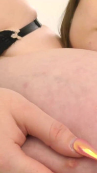 Big Tits Big Nipples BBW Georgina Bouncing Show for You in Bed
