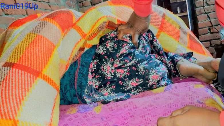 Rakesh: Hintli desi hauswaif rani yenge anal numara yapıyor desi hauswaif...