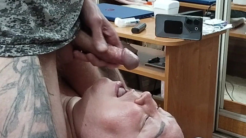 Zona901: Je branle ma bite pour nourrir ma belle-mère de sperme