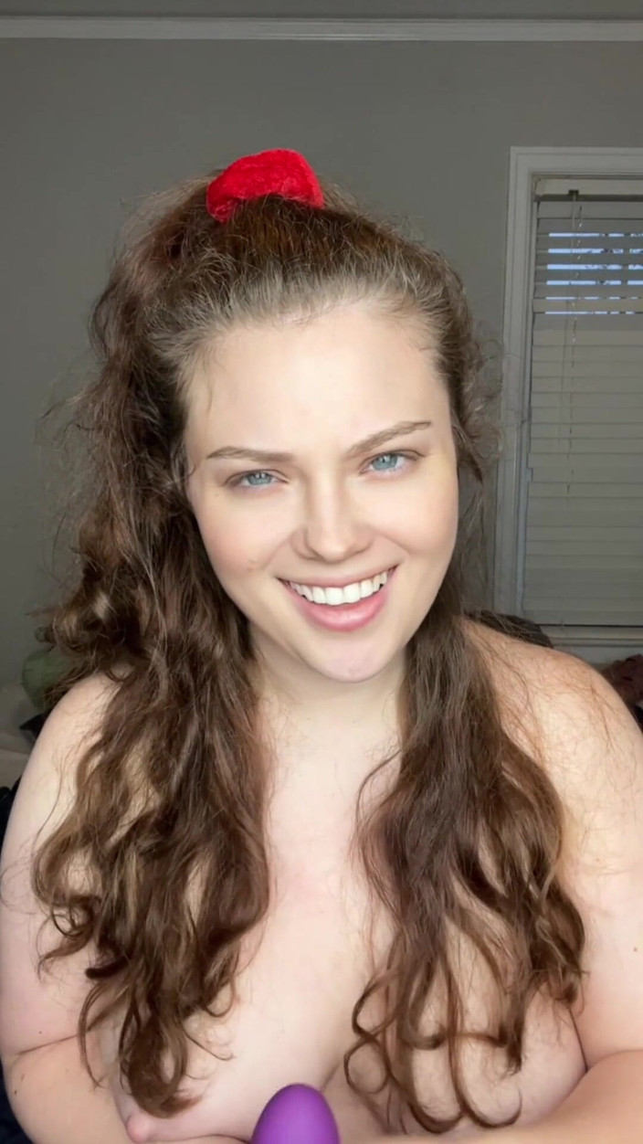 Dirtysecret: Mẹ kế pov so sánh con cu khổng lồ của...