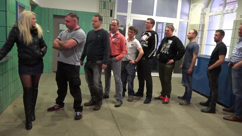 Rosetti: 대기실에서 자발적인 갱뱅