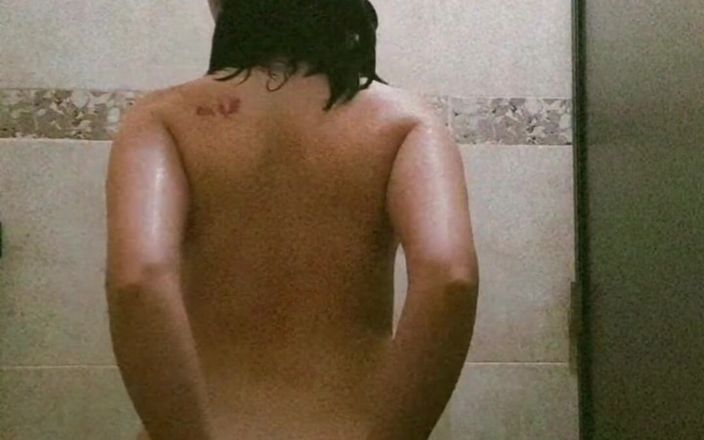 Eliza White: Vino și fute-mă la duș