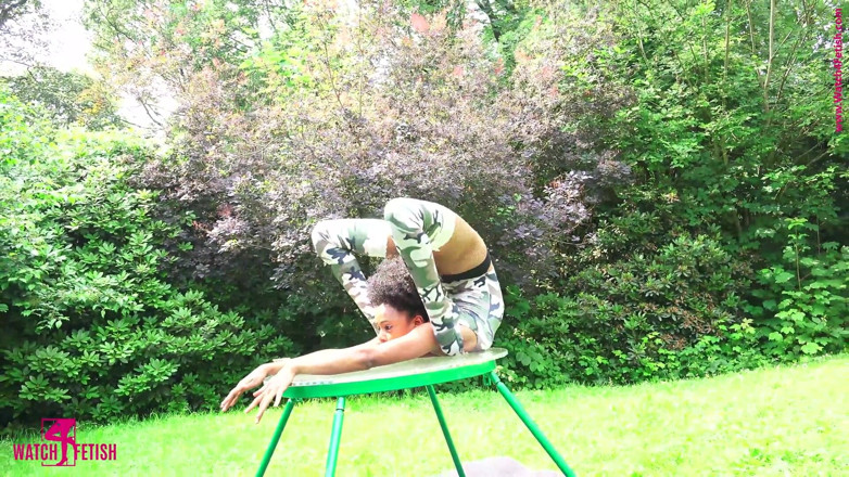 Gymnastic: Acrobática al aire libre