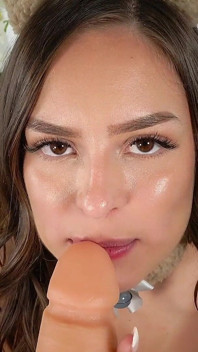 Raina Ray se pone traviesa con su disfraz de oso, un video privado para su novio