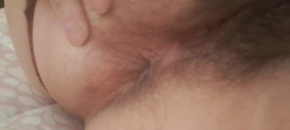Mommy big hairy pussy: Милфа в боди набегает на тело