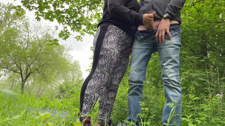 OurFetishLife: Ibu mertuaku yang sange bikin aku crot di luar ruangan...